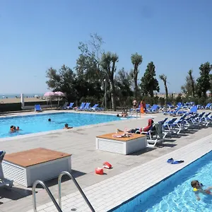 https://campeggio-falconera.hotelinveneto.com
